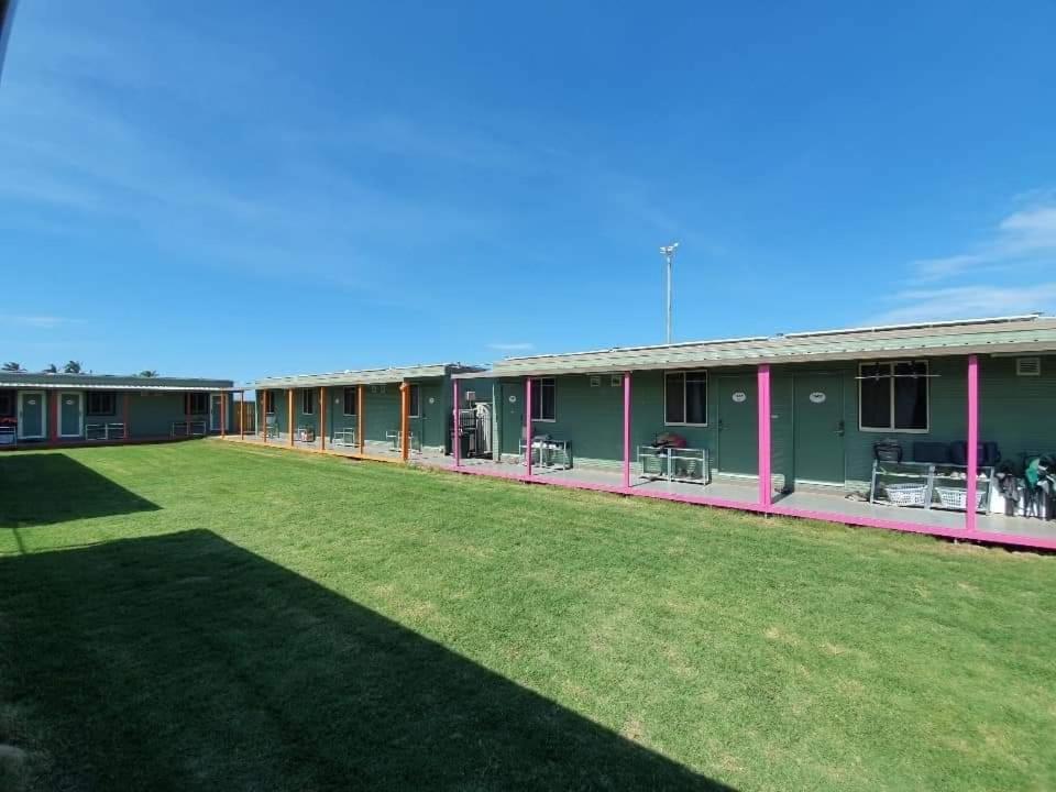 Palm Tree Backpackers Hostel Bundaberg Exterior foto