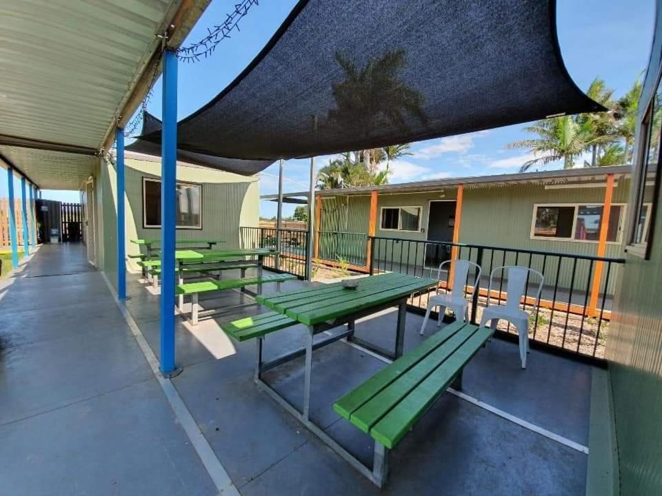 Palm Tree Backpackers Hostel Bundaberg Exterior foto